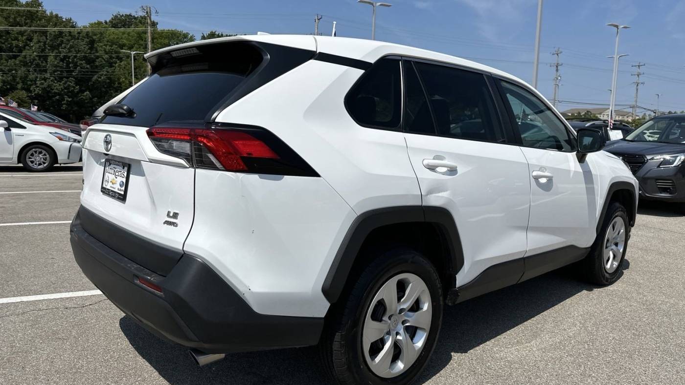 2023 toyota rav4 le