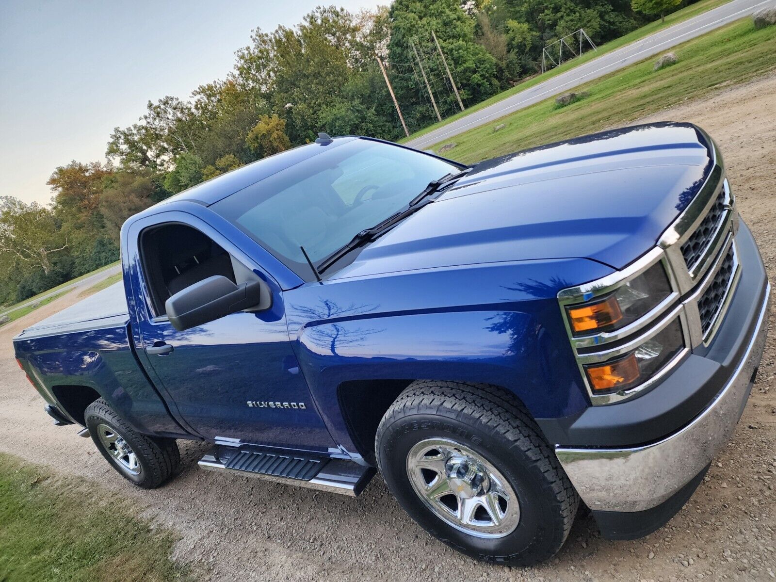 2014 chevrolet silverado 1500 single cab pick-up 6 1/2 ft bed low miles!
