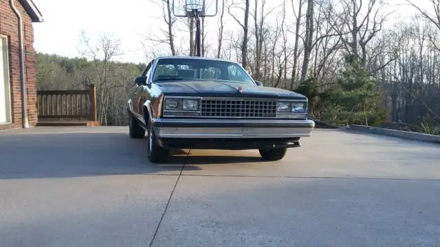 1987 elcamino nice!