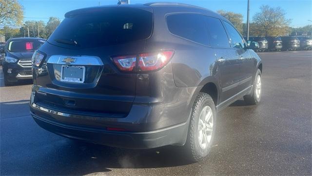2017 chevrolet traverse ls