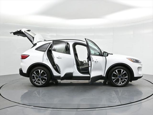 2021 ford escape se