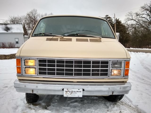 1982 dodge ram van 2500 custom cali/fla van sharp low miles v8 camper conversion