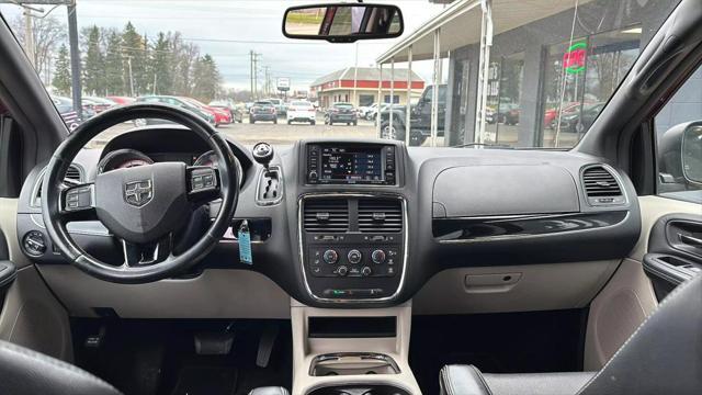 2017 dodge grand caravan sxt