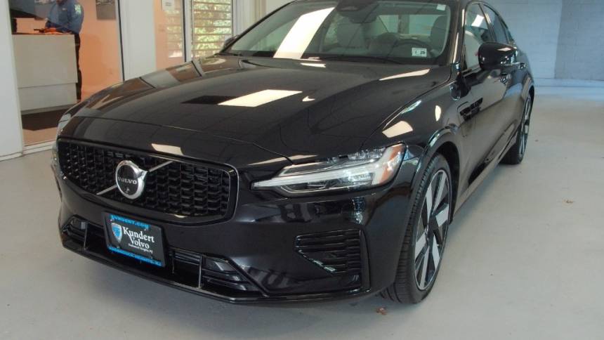 2024 volvo s60 recharge t8 ultimate dark theme