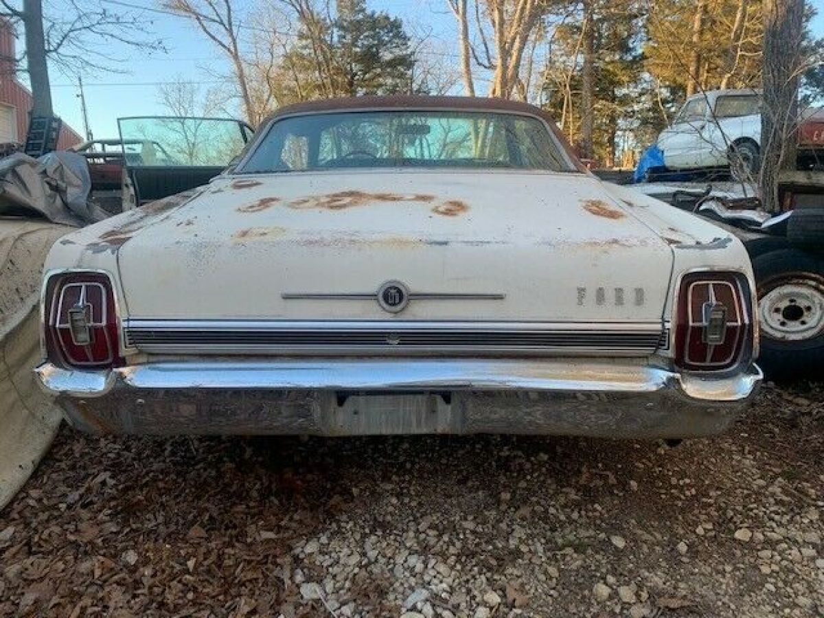 1967 ford ltd 2 door hard top 390 with a/c two owner, good running car