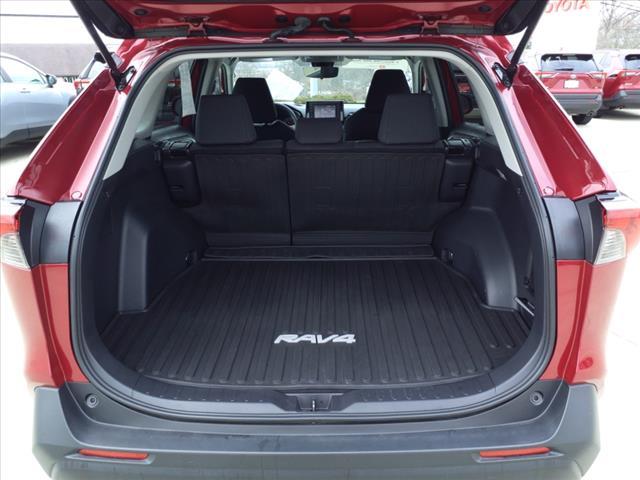 2021 toyota rav4 le