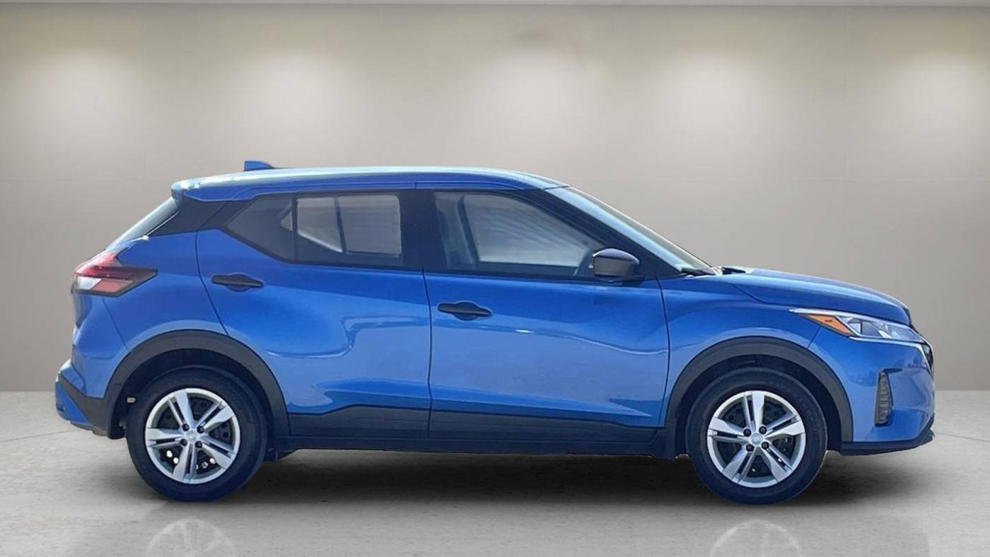 2023 nissan kicks s