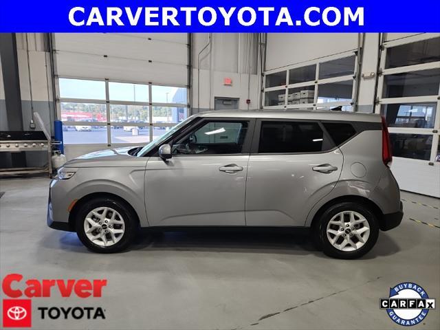 2022 kia soul lx
