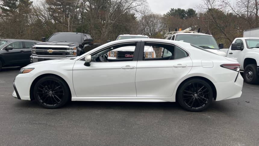 2022 toyota camry hybrid xse