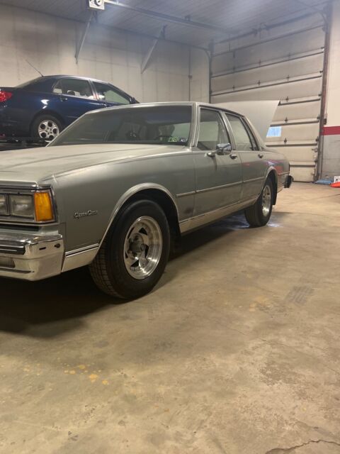 1984 chevrolet caprice sedan grey rwd automatic classic