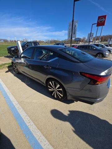 2022 nissan altima sr fwd