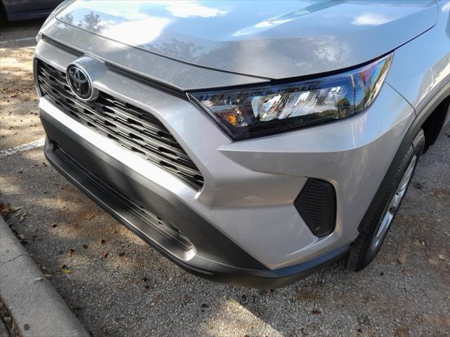2022 toyota rav4 le
