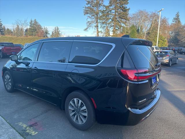 2023 chrysler pacifica hybrid touring l