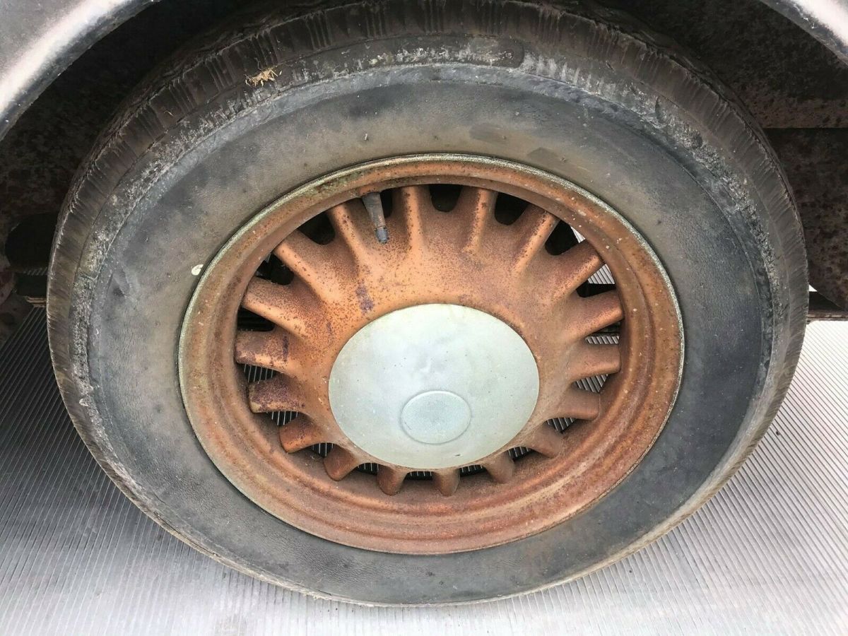 1933 oldsmobile luxury 2-door coupe straight six barn find must see