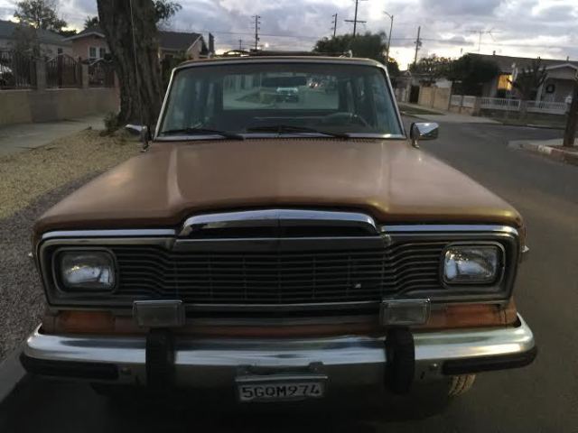 1984 jeep wagoneer 4x4 runs great!