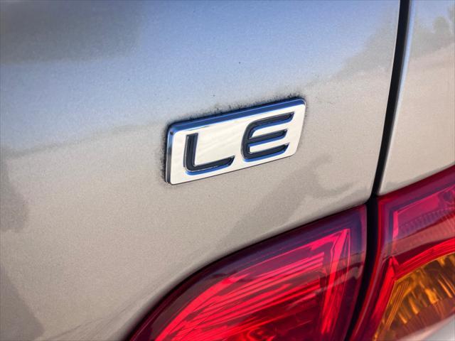 2010 toyota corolla le
