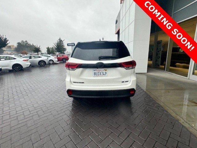 2019 toyota highlander se