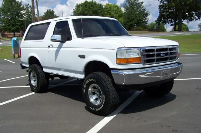 a-sharp-rare-equp-4x4-cold-ac-33s-4-inch-lift-4wd-300ci-inline-6-cyl-5-spd-wagon