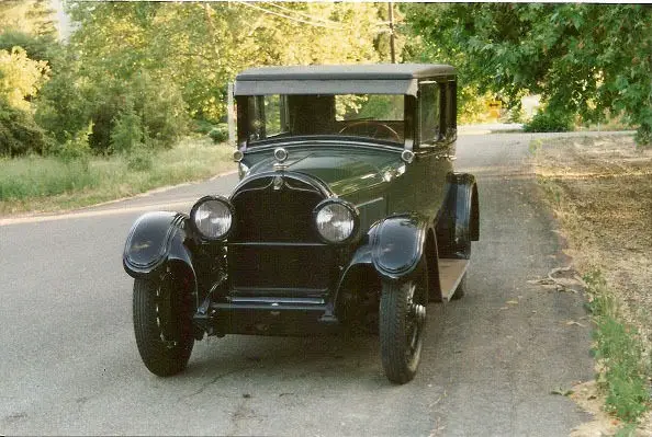 *** magnificent 1925 2-door cadillac coach restored v-8 75k original miles