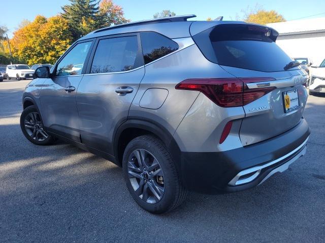 2022 kia seltos s