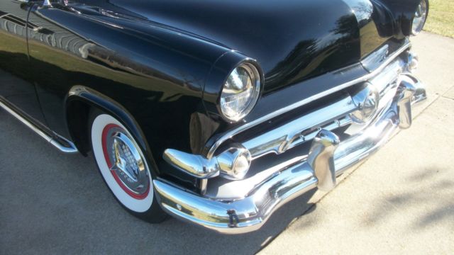 1954 ford 2dr custom
