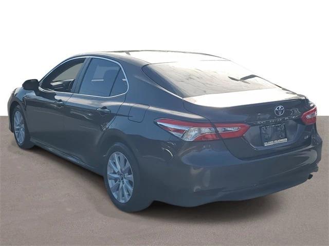 2018 toyota camry le