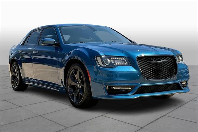 2022 chrysler 300 touring
