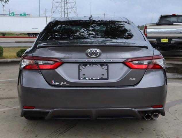 2022 toyota camry se