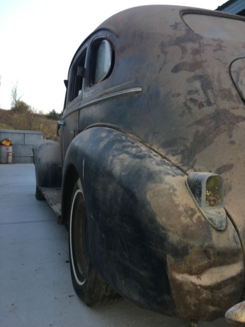 1937 buick special suicide door. needs restored. patina original