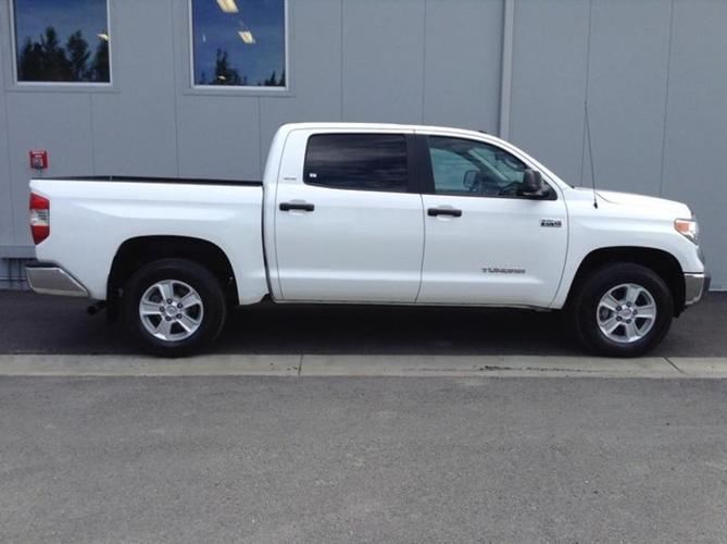 2017 toyota tundra sr5 4x4 sr5 4dr crewmax cab pickup sb (5.7l v8 for sale in wasilla, alaska