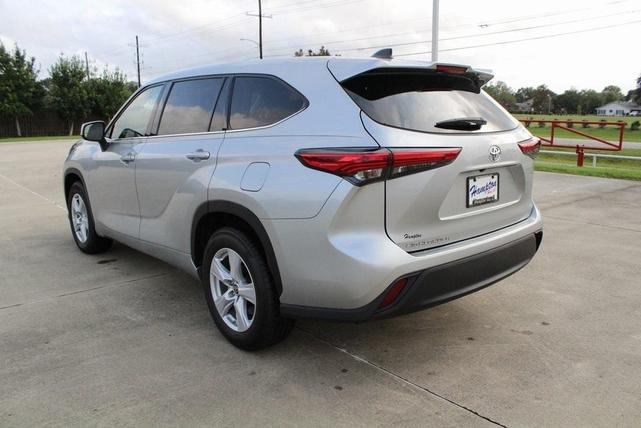 2022 toyota highlander l