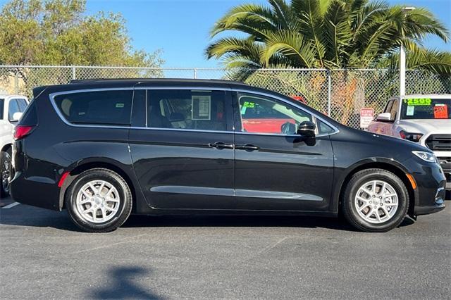 2022 chrysler pacifica touring-l