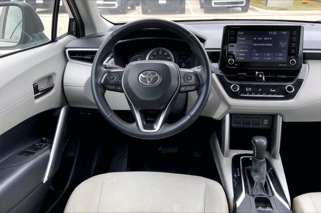 2022 toyota corolla cross le