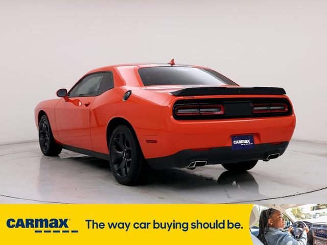 2020 dodge challenger sxt