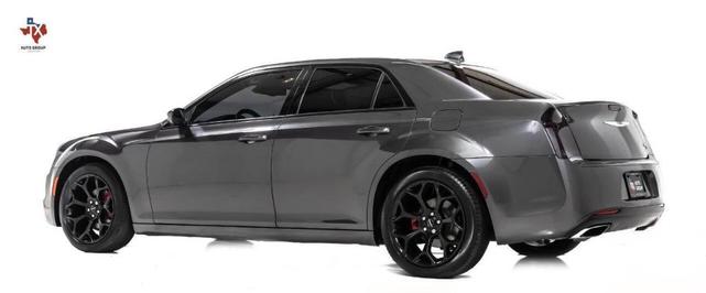 2018 chrysler 300 s