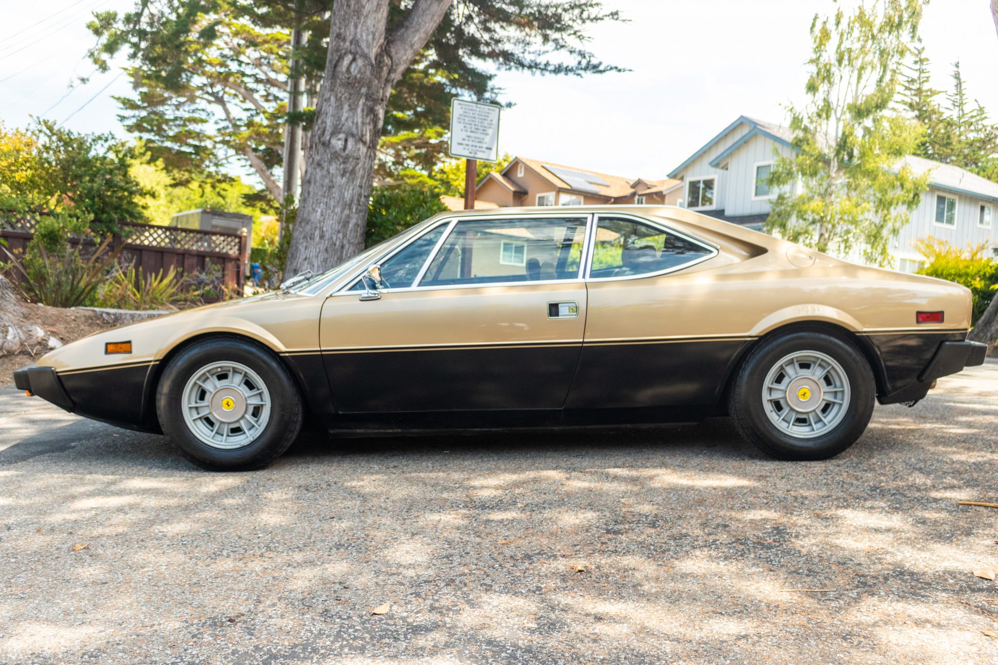 1975 ferrari 308 gt4