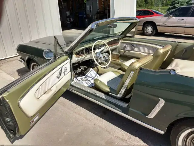 +++++ 1965 ford mustang convertible w/ factory a/c!!! +++++