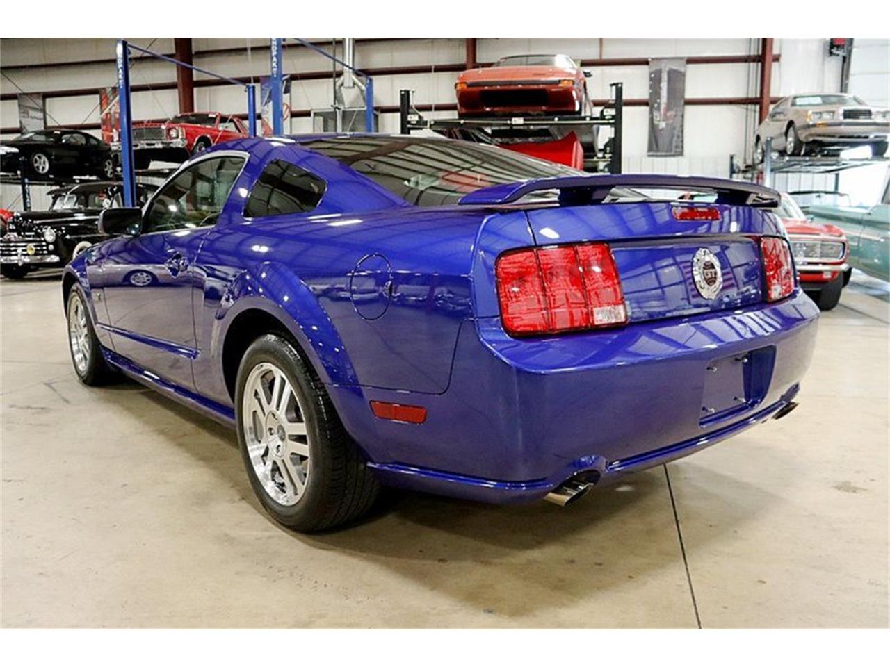 2005 ford mustang