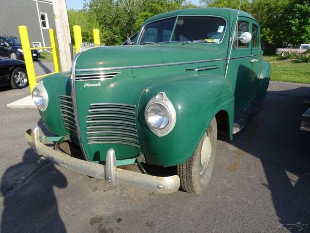 1940 pymouth p10 deluxe sedan project car complete and no reserve