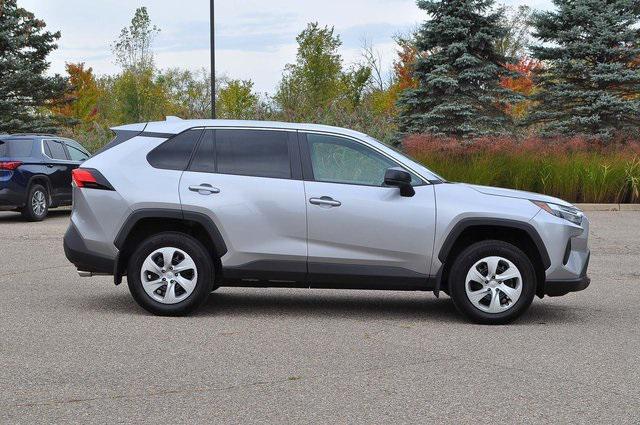 2023 toyota rav4 le