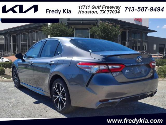2018 toyota camry se
