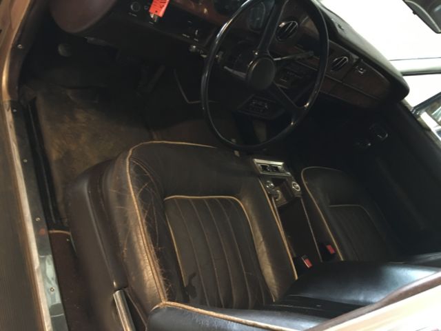 1981 rolls royce silver shadow four door