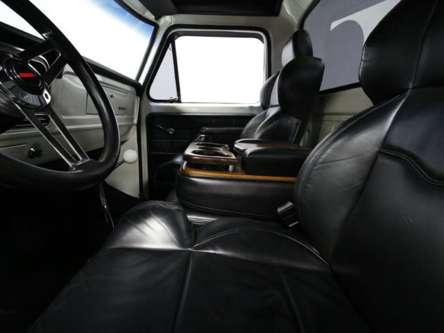 exc build, 390 v8, 450 hp, 4 speed, pwr steer/front discs, sharp paint/body/int!