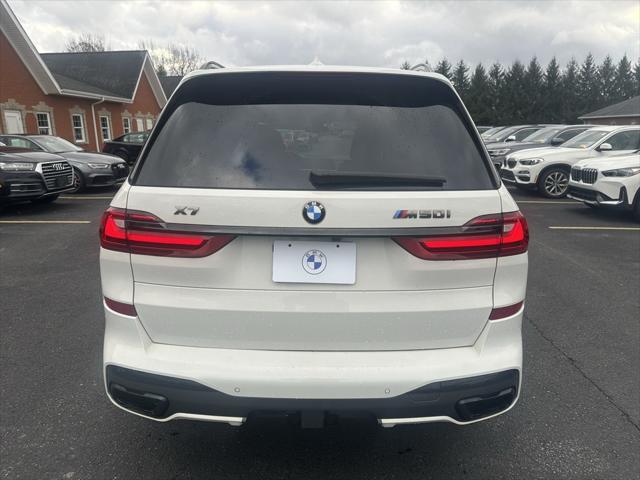2022 bmw x7 m50i