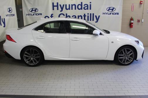 2017 lexus is in saint louis, missouri