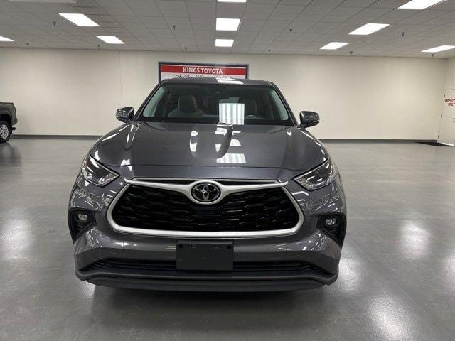 2022 toyota highlander le