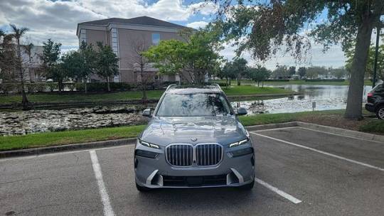 2023 BMW X7