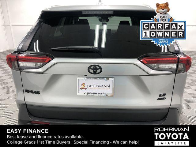 2022 toyota rav4 le