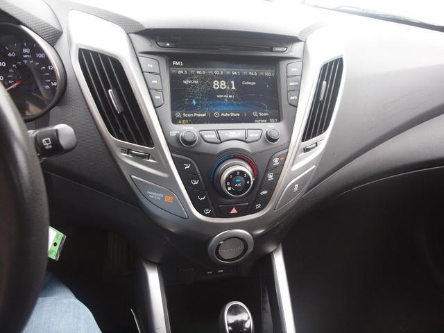 2016 hyundai veloster base