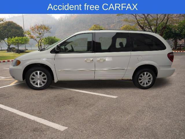 2003 chrysler town & country lxi